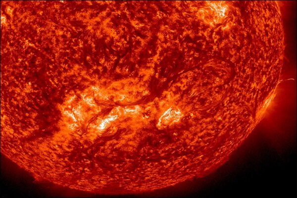تصویر زنده خورشید از رصدخانه خیام پخش می شود